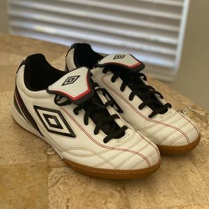 Umbro Men’s A-Frame (Indoor Soccer) sneakers